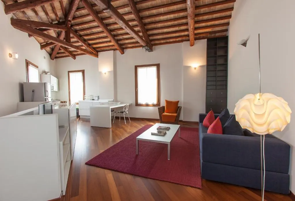 Villa Moro Lin Design Apartments Mestre 3*,  Italien